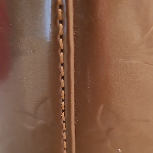 Louis Vuitton Authentic Vernis Square Tote - Picture 7 of 7